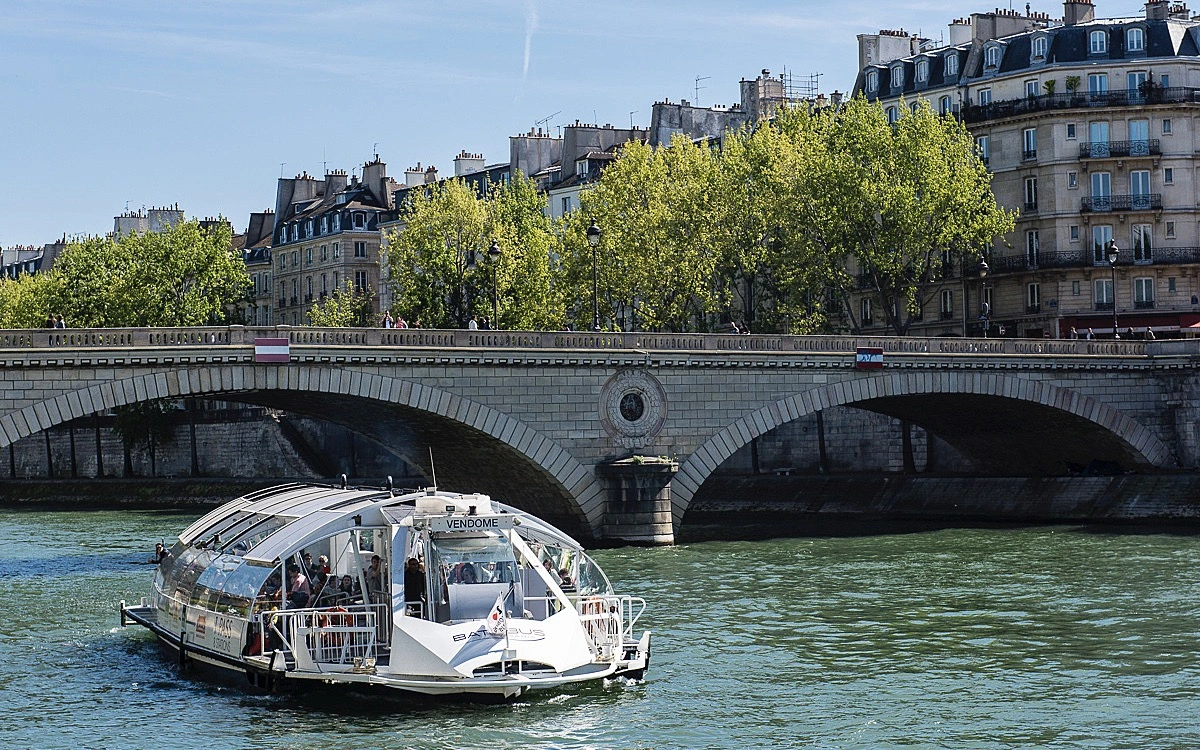 Seine-River-HoHo-Paris-Grande