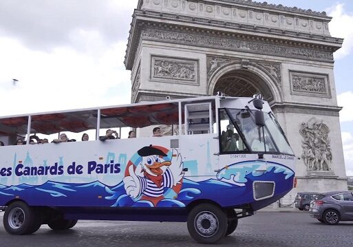 Amphibious bus Paris