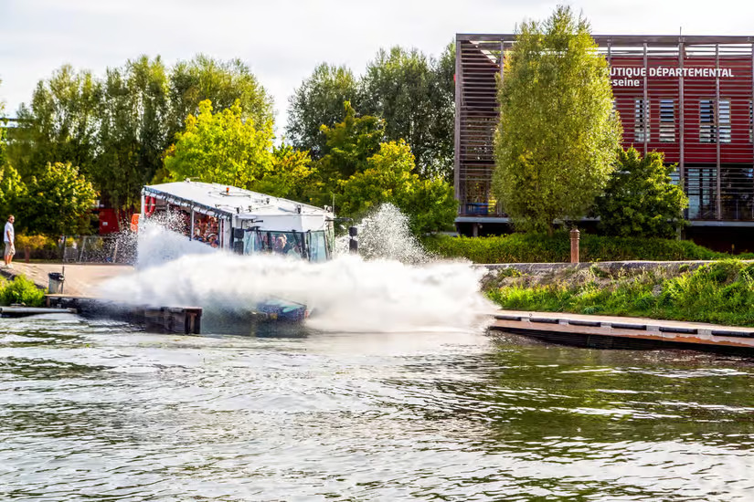 Amphibious-buses