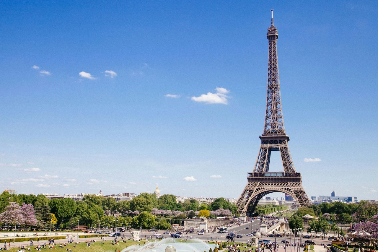 anthony-delanoix-Tour-Eiffel-famille